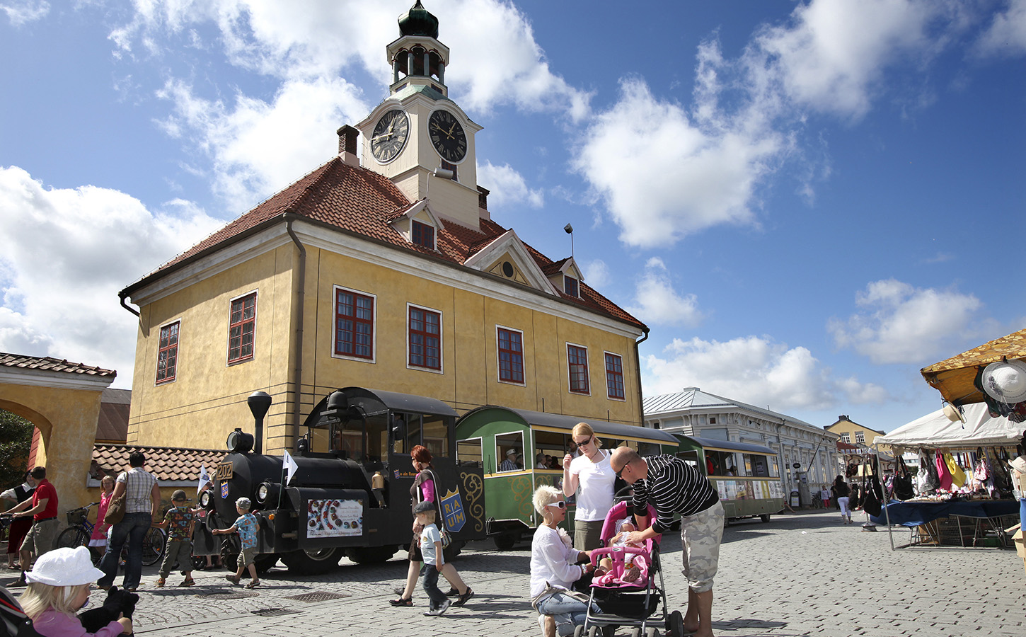 Shopping in Rauma | Markets | Rauma Lace Stores | Discovering Finland